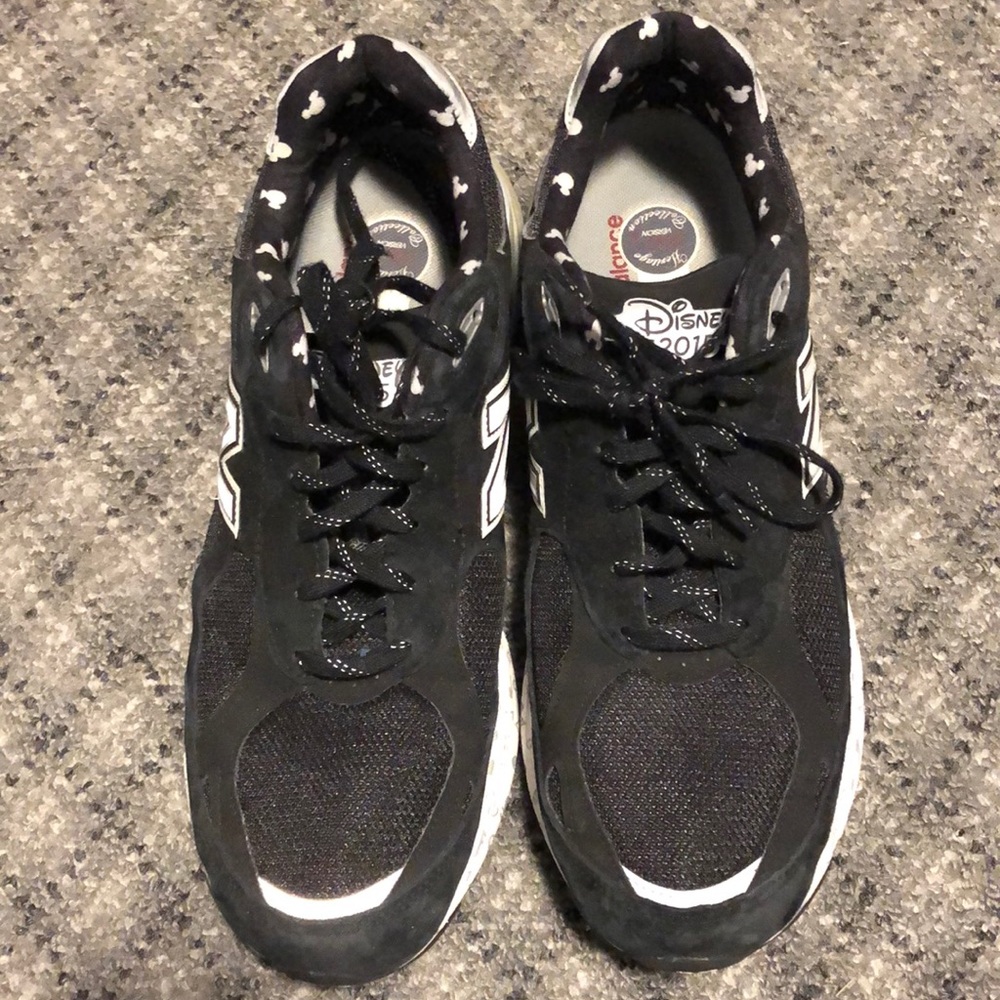 Run Disney Mickey Mouse Men’s Sneakers
